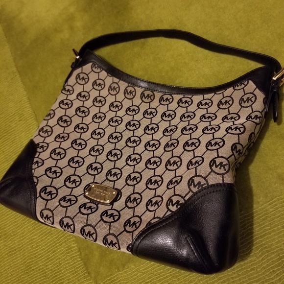 Michael Kors Handbags - SOLD..MICHAEL KORS Signature Shoulder Purse